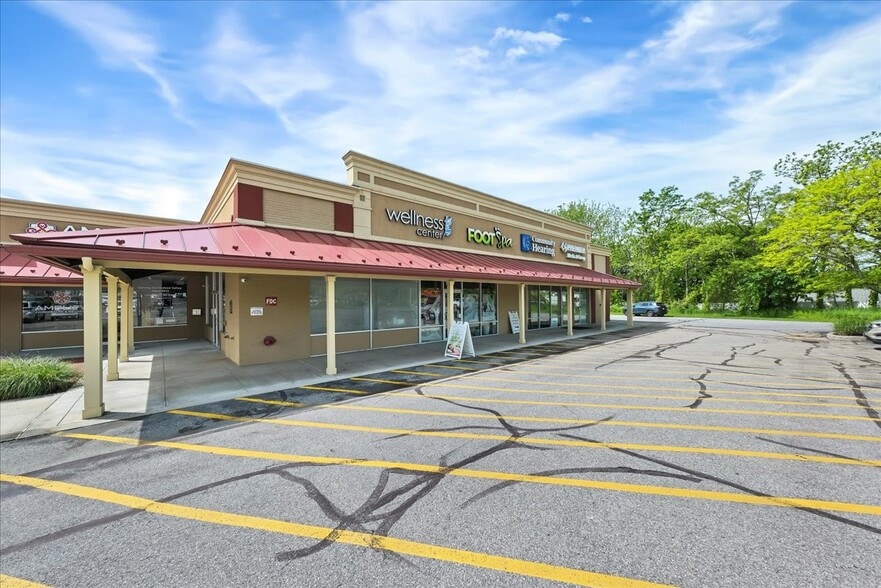 696 Dutchess Tpke, Poughkeepsie, NY à louer - Photo de l’immeuble – Image 3 sur 7