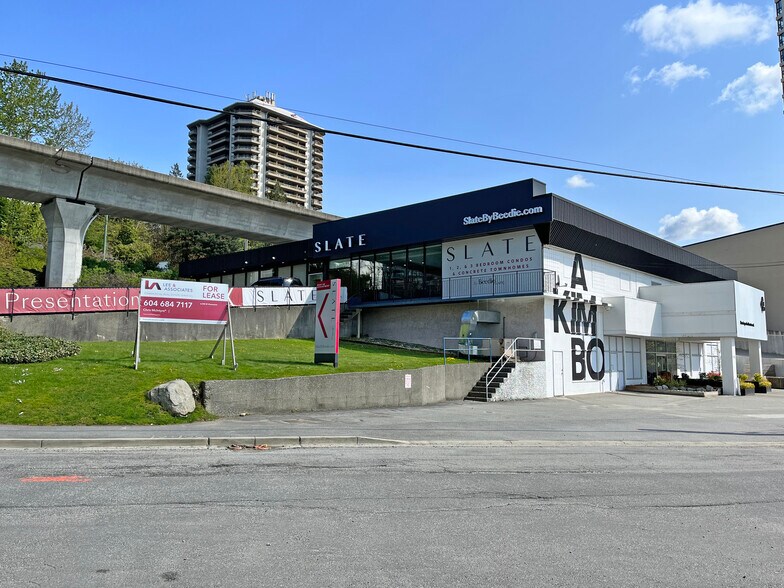 2150-2152 Douglas Rd, Burnaby, BC à louer - Photo de l’immeuble – Image 2 sur 9