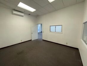 2290 Alahao Pl, Honolulu, HI à louer Photo intérieure– Image 2 sur 4