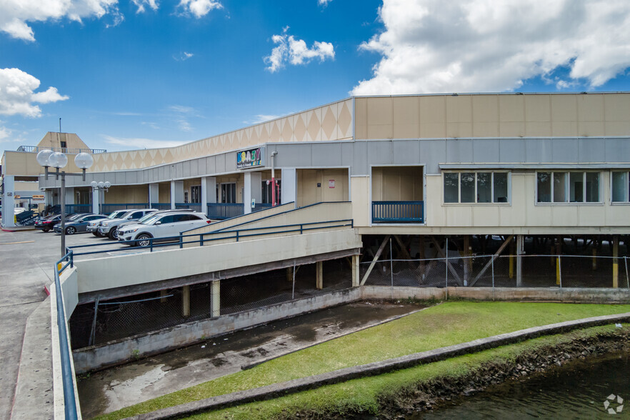 98-199 Kamehameha Hwy, Aiea, HI à louer - Photo de l’immeuble – Image 3 sur 9