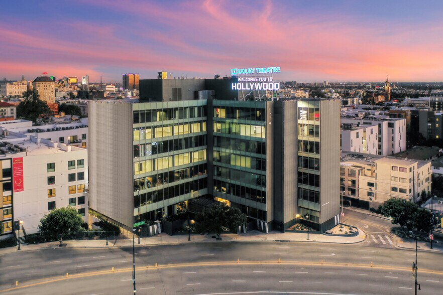 1800 N Highland Ave, Los Angeles, CA à louer - Photo de l’immeuble – Image 3 sur 6