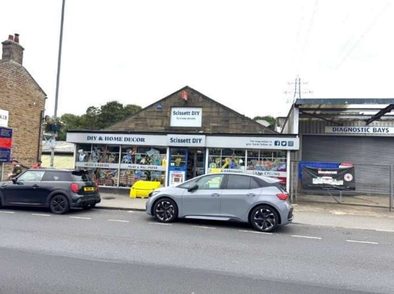 141 Wakefield Rd, Huddersfield à vendre - Photo principale – Image 1 sur 1