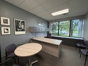 3915 Research Park Dr, Ann Arbor, MI à louer Photo intérieure– Image 2 sur 8