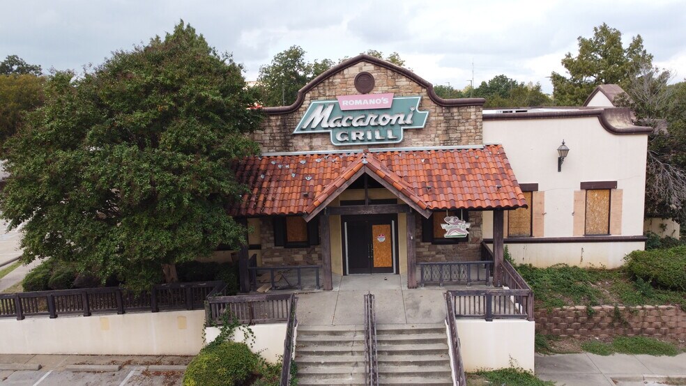 7205 N Central Expy, Plano, TX à louer - Photo de l’immeuble – Image 2 sur 9