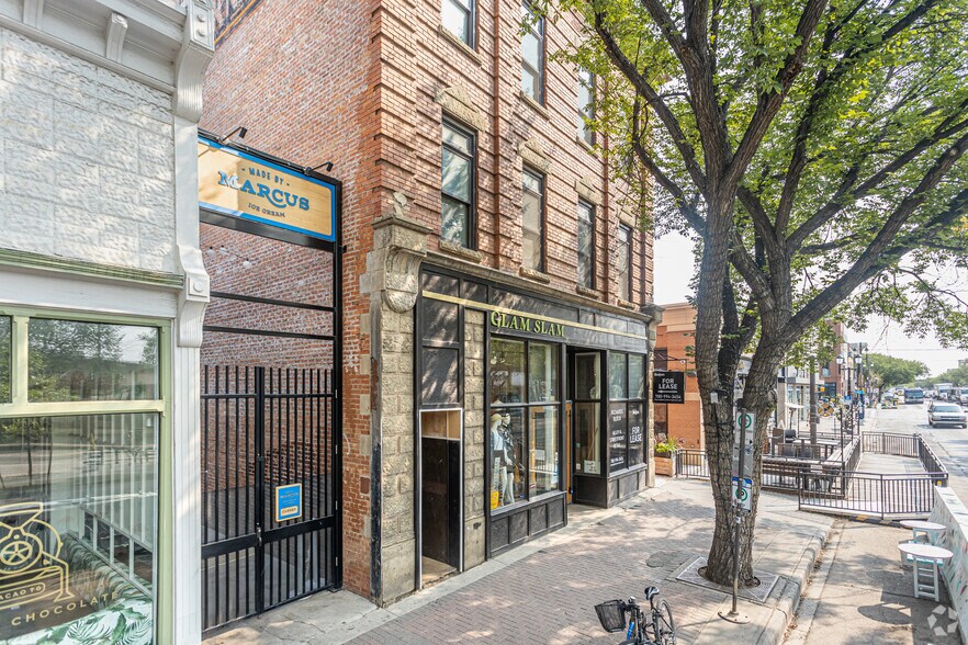 10422 82 Ave, Edmonton, AB à louer - Photo de l’immeuble – Image 2 sur 7