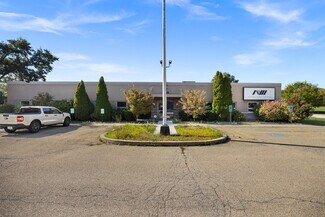 Plus de détails pour 6533 N Galena Rd, Peoria, IL - Local d'activités à louer