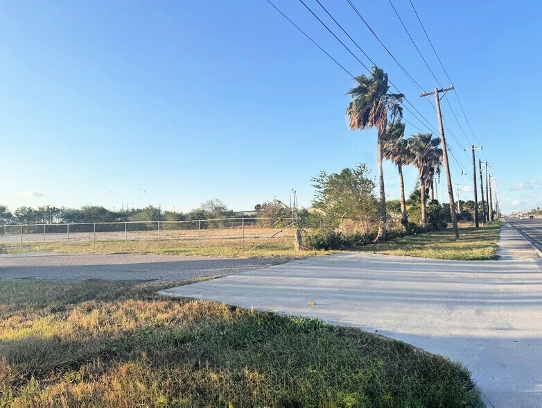 6161 Ayers St, Corpus Christi, TX à vendre - Photo principale – Image 1 sur 3