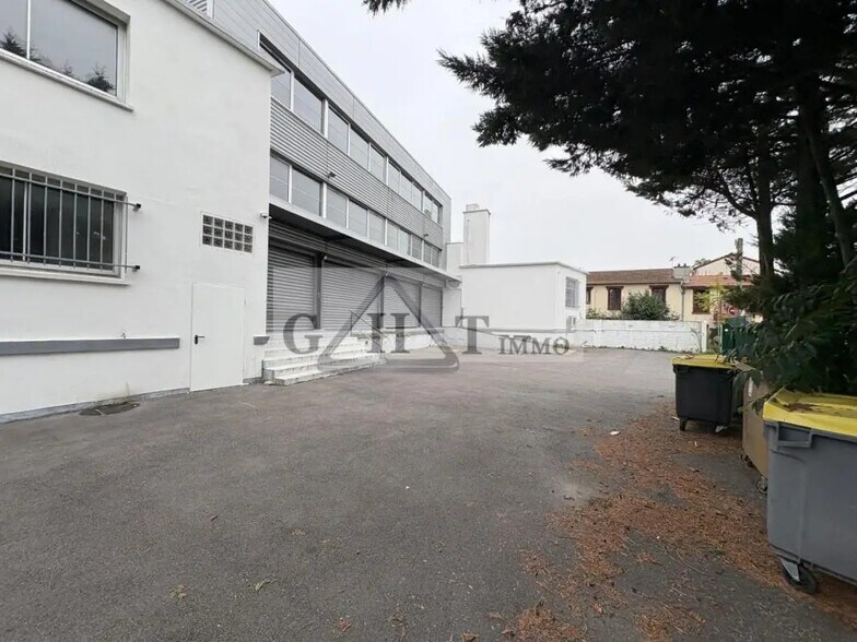 Industriel/Logistique dans Nanterre à louer - Photo de l’immeuble – Image 3 sur 12