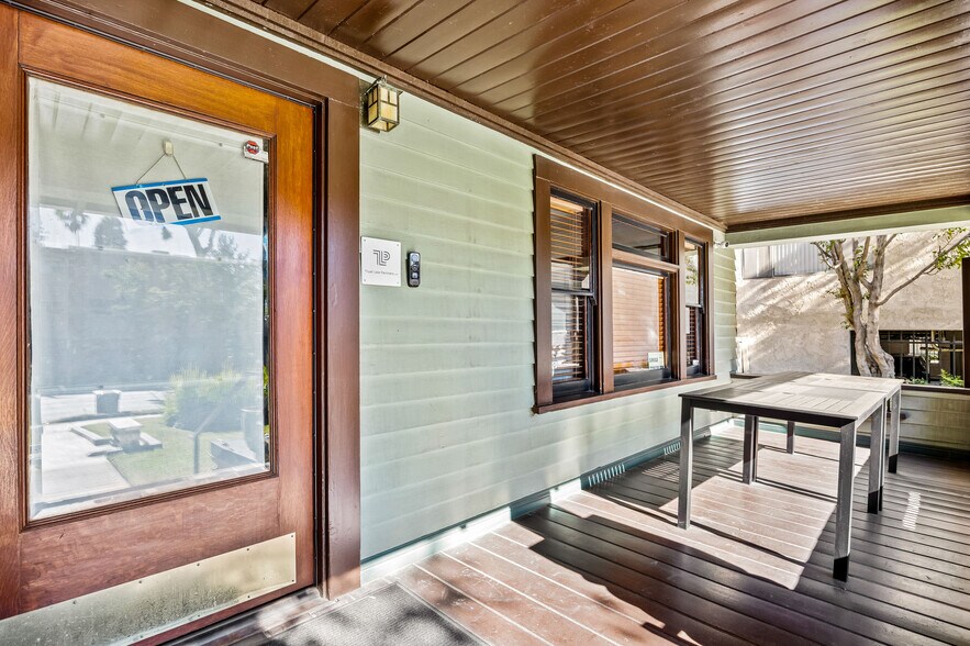 275 E California Blvd, Pasadena, CA à vendre - Photo de l’immeuble – Image 3 sur 11