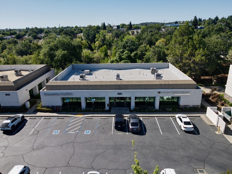 1621 Creekside Dr, Folsom, CA à louer - Photo de l’immeuble – Image 2 sur 7