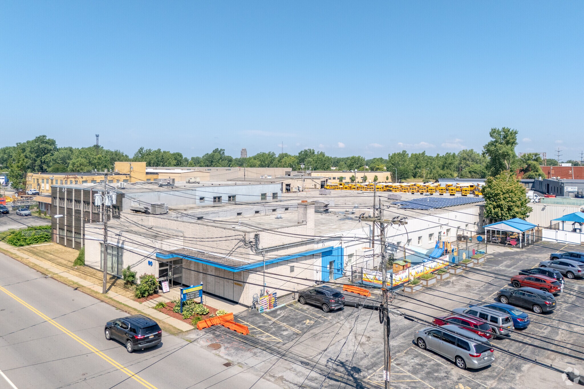 60 Dingens St, Buffalo, NY à louer Photo principale– Image 1 sur 7