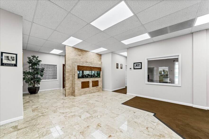 101 E Darby Rd, Havertown, PA à vendre - Photo de l’immeuble – Image 3 sur 16