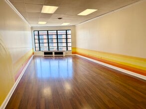 348-360 Bloomfield Ave, Montclair, NJ à louer Photo intérieure– Image 2 sur 8