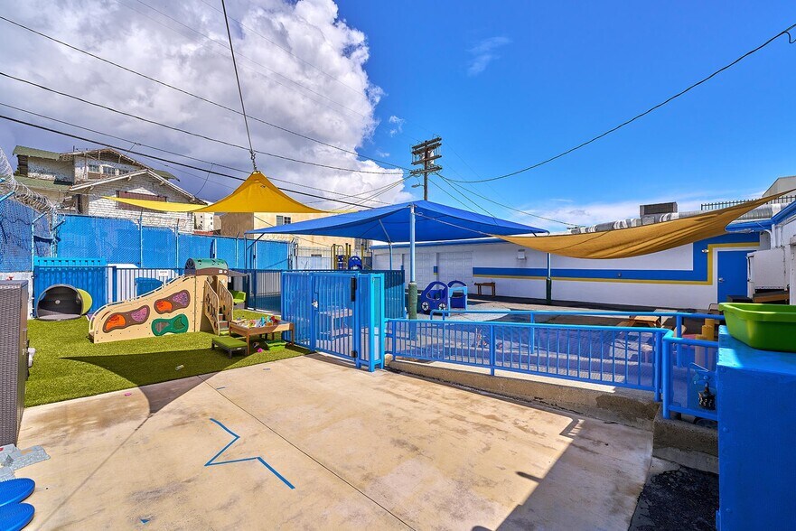 1501 Beverly Blvd, Los Angeles, CA à vendre - Photo de l’immeuble – Image 3 sur 13
