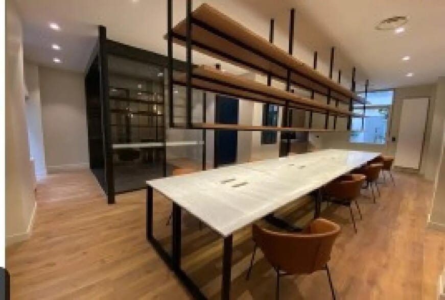 36 Rue De Ponthieu, Paris à louer - Photo intérieure – Image 3 sur 11