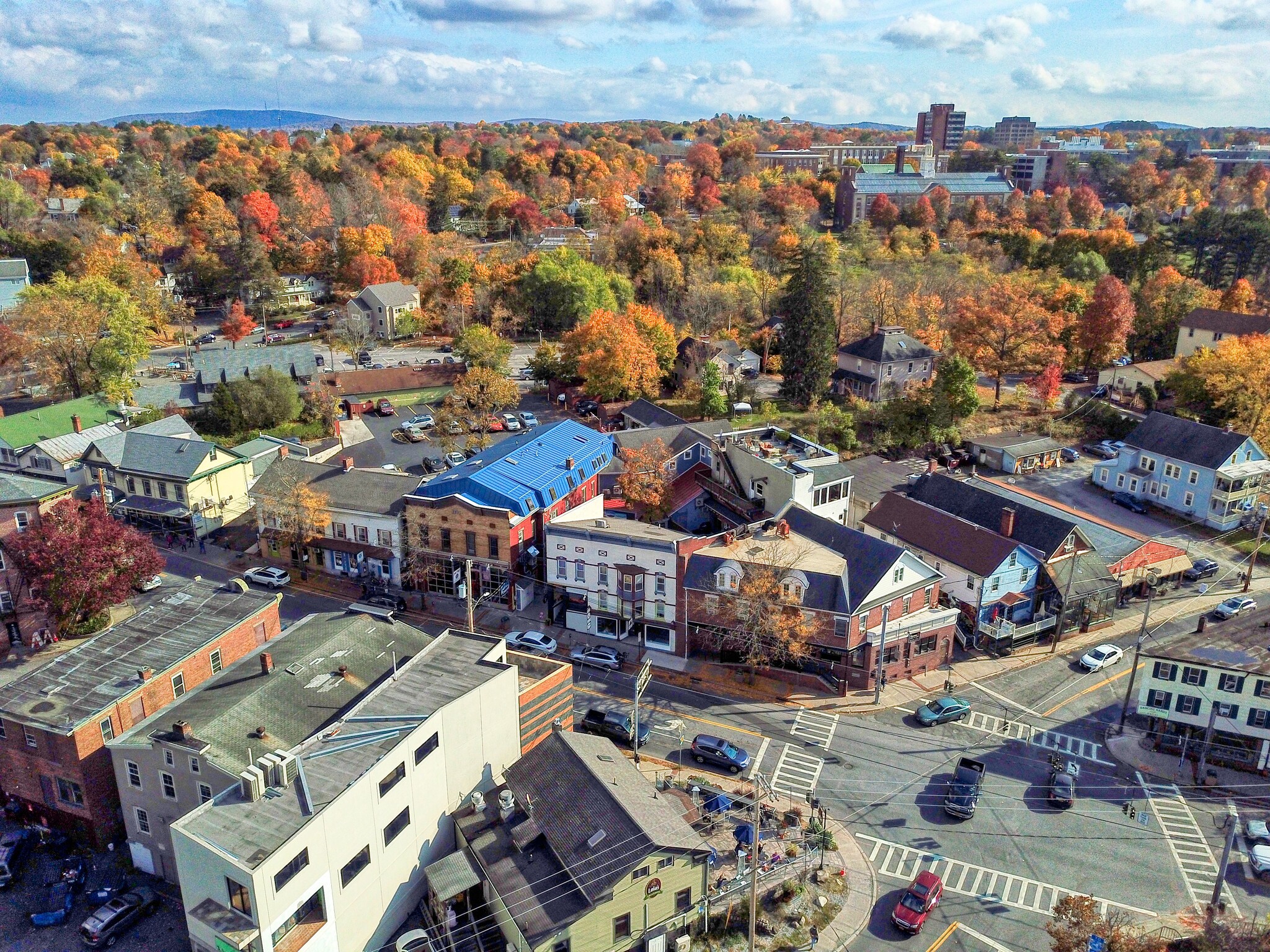54-58 Main Street portefeuille de 4 biens à vendre sur LoopNet.fr Aérien– Image 1 sur 89