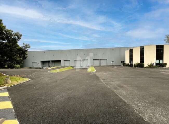 Plus de détails pour Industriel/Logistique à louer