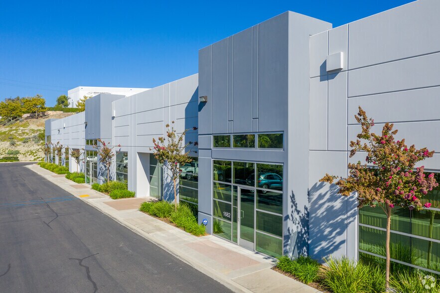 1678-1692 Ord Way, Oceanside, CA à louer - Photo principale – Image 1 sur 29