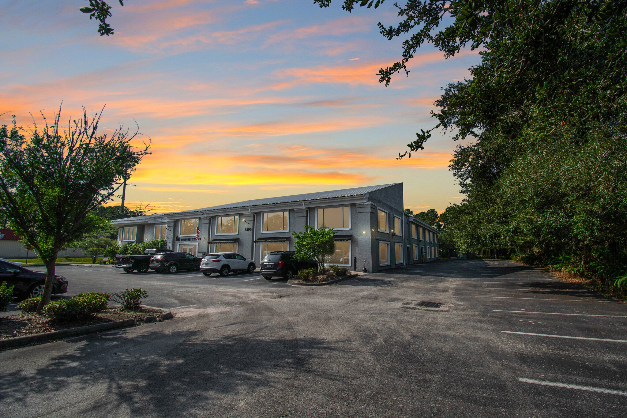 3390 Kori Rd, Jacksonville, FL à vendre Photo de l’immeuble– Image 1 sur 59