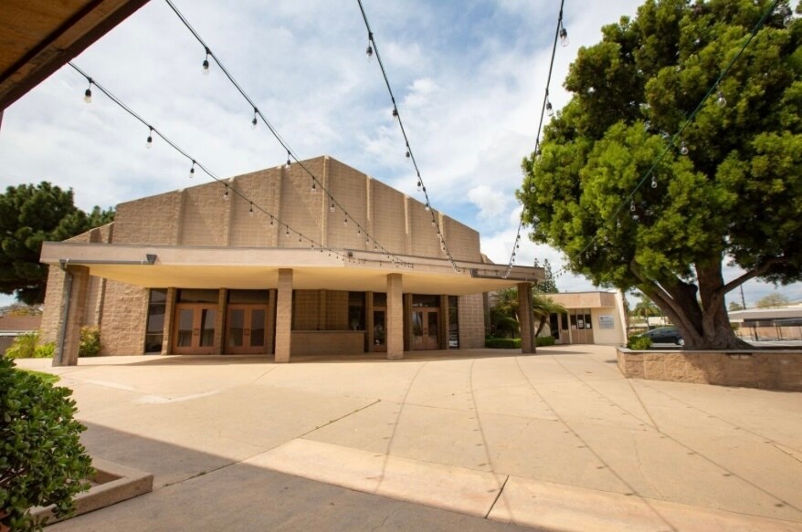 1500 E 17th St, Santa Ana, CA à louer - Photo de l’immeuble – Image 2 sur 6