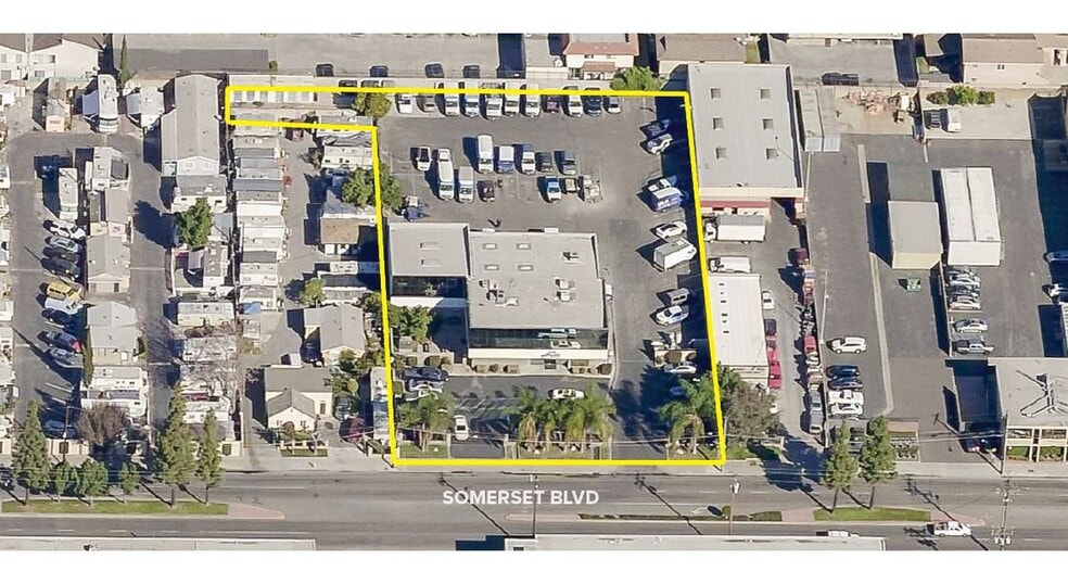 7237 Somerset Blvd, Paramount, CA à louer - Photo principale – Image 1 sur 1