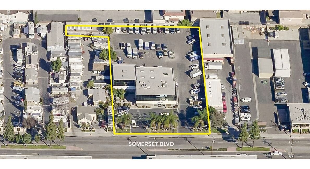 7237 Somerset Blvd, Paramount, CA à louer Photo principale– Image 1 sur 2