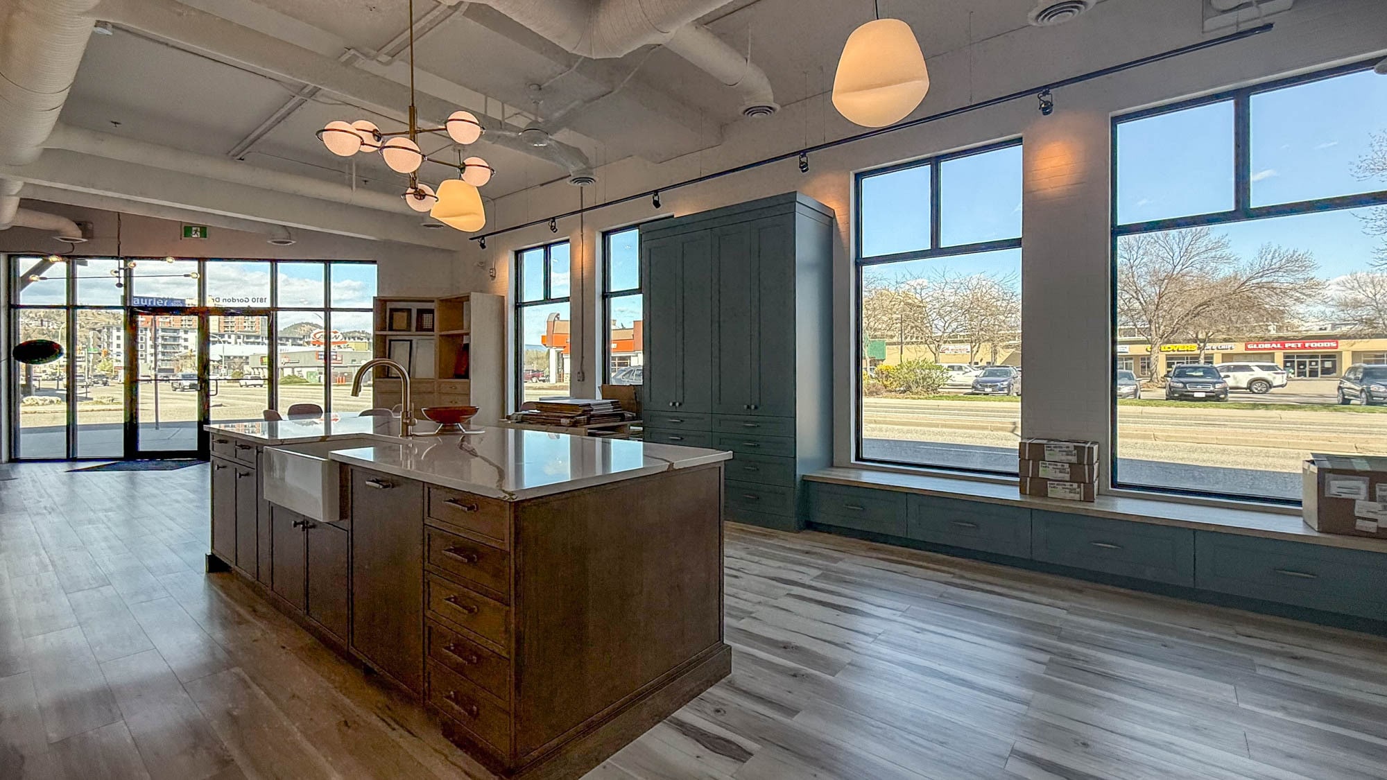 1810 Gordon Dr, Kelowna, BC à louer Photo intérieure– Image 1 sur 12