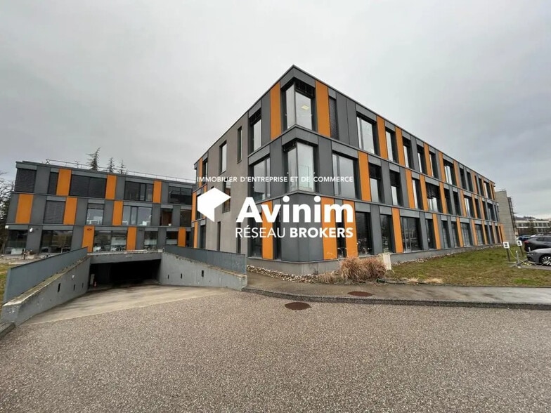 Bureau dans Epagny Metz-Tessy à vendre - Photo de l’immeuble – Image 2 sur 14