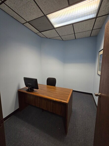 15540 Rockfield Blvd, Irvine, CA à louer - Photo intérieure – Image 3 sur 23