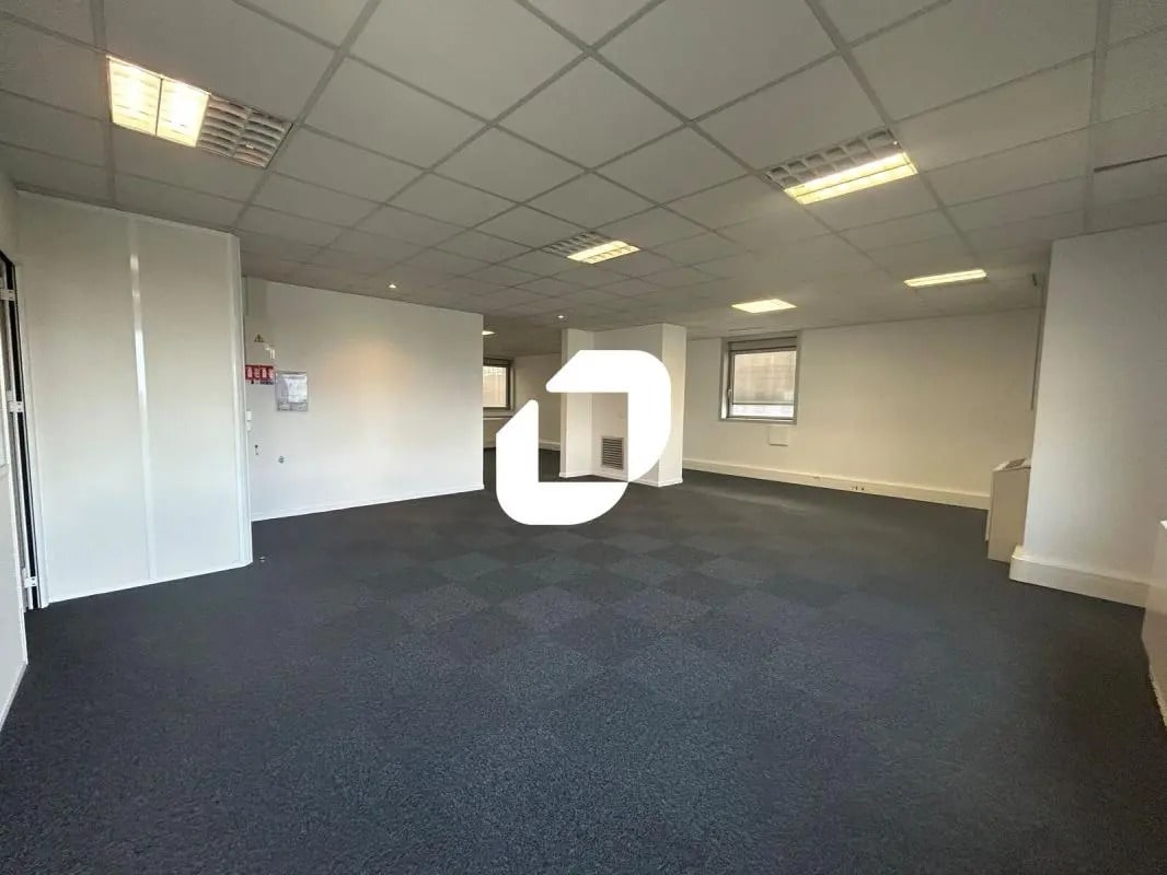 Bureau dans Noisy-le-Grand à louer Photo intérieure– Image 1 sur 9