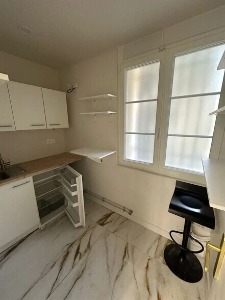 Local commercial dans Paris à louer - Photo de l’immeuble – Image 3 sur 5