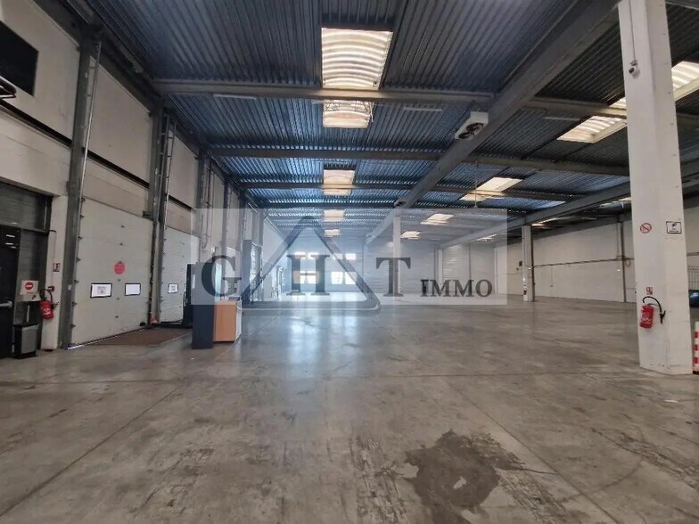 Industriel/Logistique dans Ivry-sur-Seine à louer - Photo de l’immeuble – Image 3 sur 9