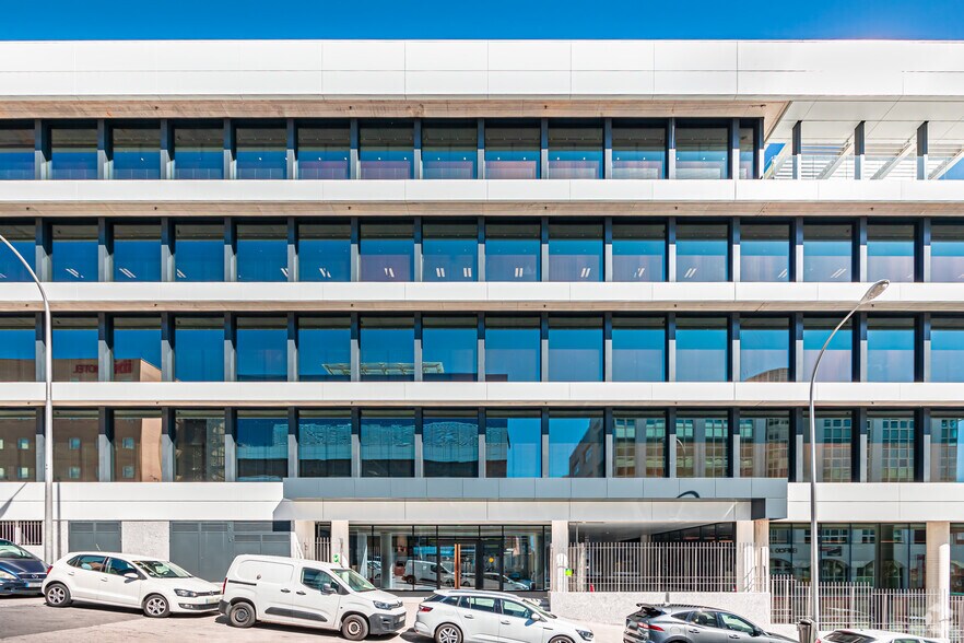 Calle Valentín Beato, 21, Madrid, Madrid à louer - Photo de l’immeuble – Image 2 sur 4