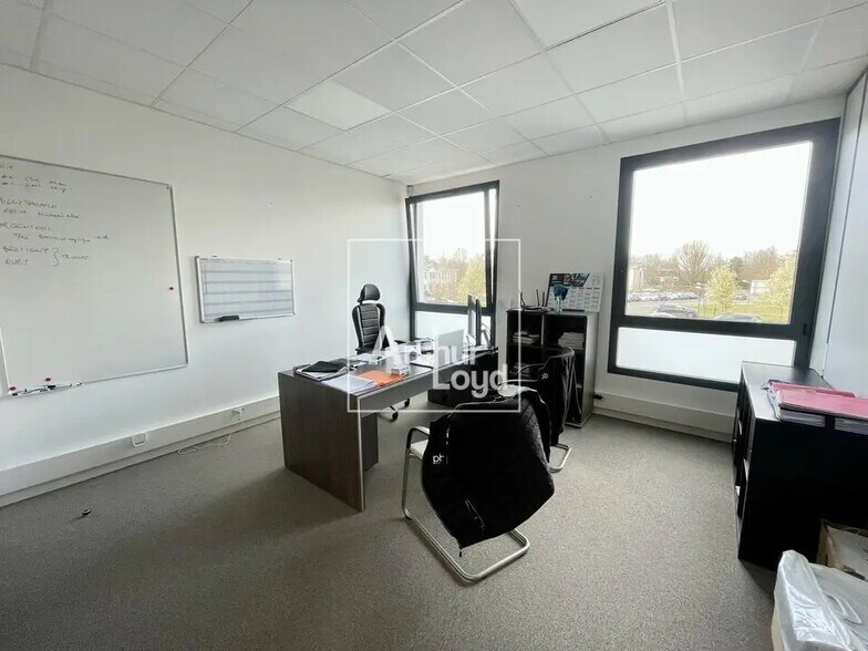 Bureau dans Serris à vendre - Photo de l’immeuble – Image 2 sur 5