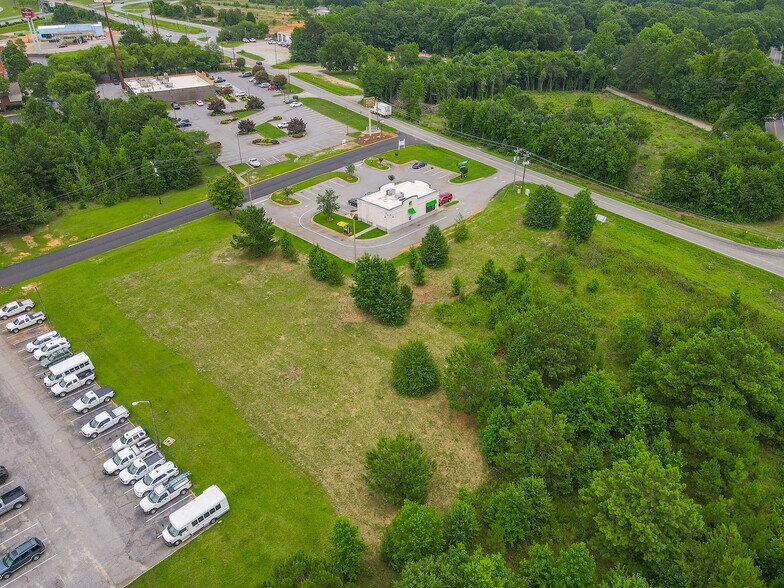 9055 Fairforest Rd, Spartanburg, SC à vendre - Photo principale – Image 1 sur 24
