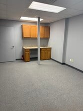 12660 W North Ave, Brookfield, WI à louer Photo intérieure– Image 1 sur 3