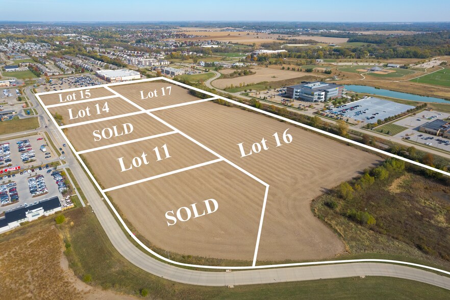 Crosspark Rd, Coralville, IA à vendre - Photo de l’immeuble – Image 1 sur 34