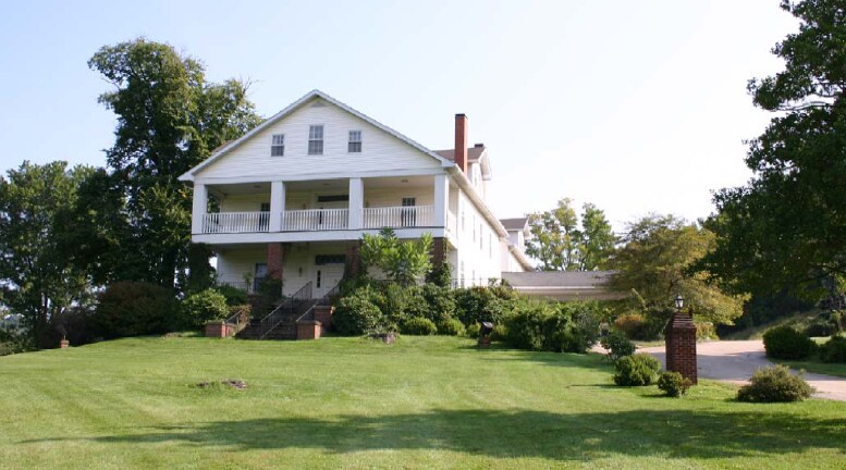 99 Edmiston Way, Buckhannon, WV à louer Photo principale– Image 1 sur 2