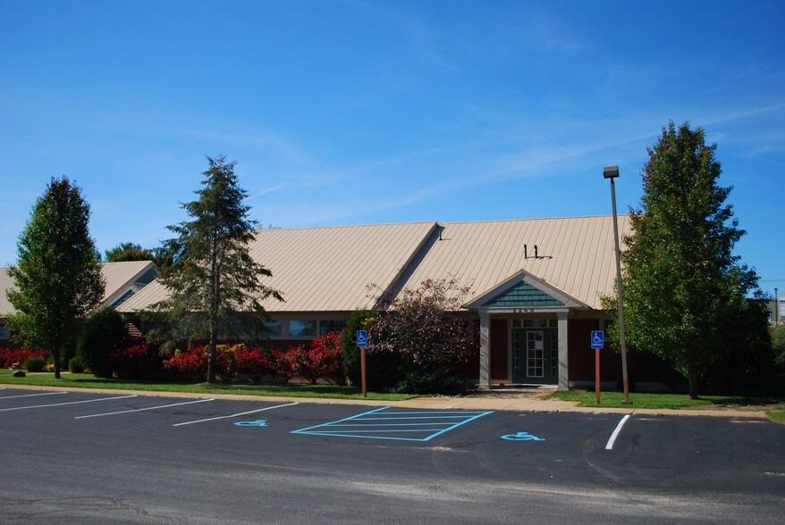 2240 Mitchell Park Dr, Petoskey, MI à vendre - Photo de l’immeuble – Image 2 sur 3