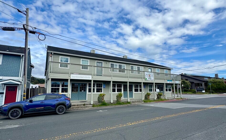 799 Main St, Half Moon Bay, CA à louer - Photo de l’immeuble – Image 2 sur 10