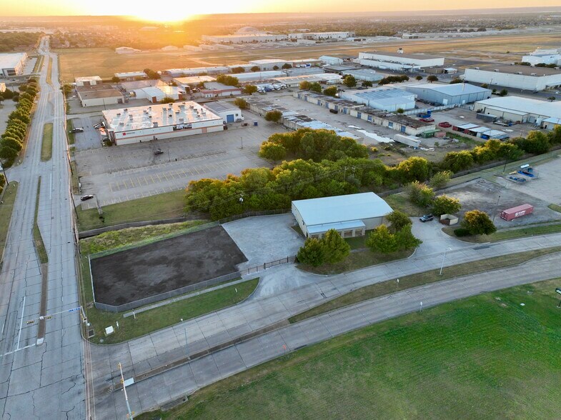 2605 Forum Dr, Grand Prairie, TX à louer - Photo de l’immeuble – Image 2 sur 8