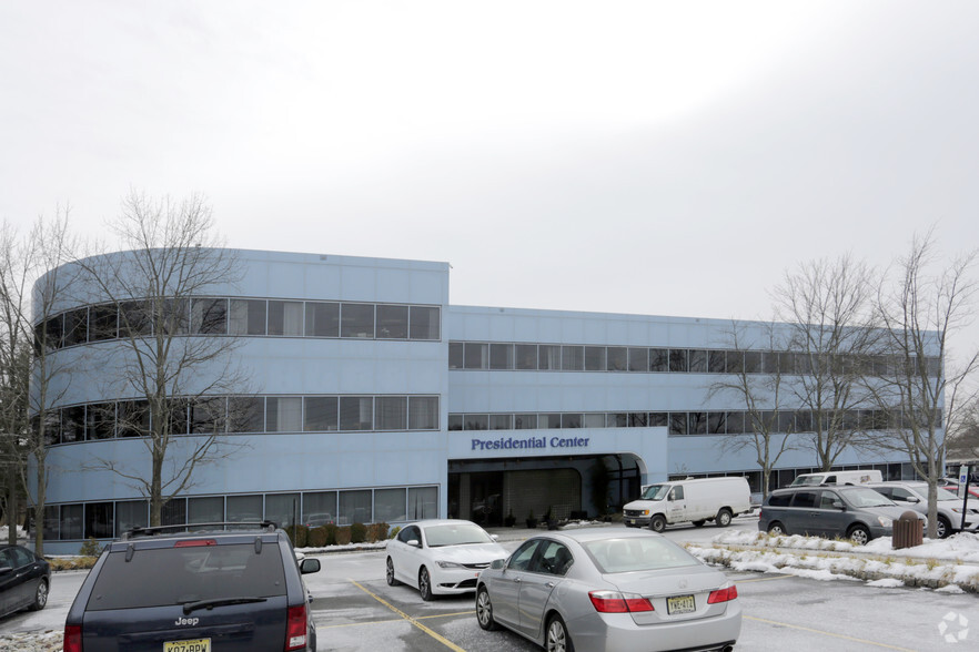 293 Eisenhower Pky, Livingston, NJ à louer - Photo de l’immeuble – Image 2 sur 20