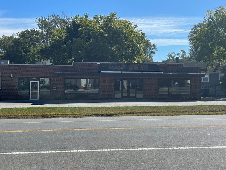 565-585 Chickering Rd, North Andover, MA à vendre - Photo de l’immeuble – Image 2 sur 10