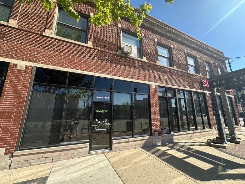 4006-4012 N Milwaukee Ave, Chicago, IL à louer - Photo de l’immeuble – Image 2 sur 13