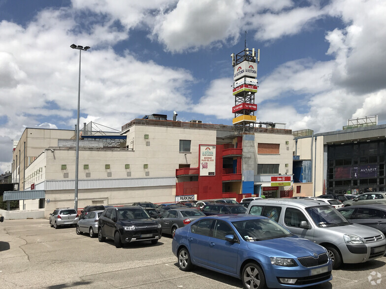 Plaza del Toro, 1, Tres Cantos, Madrid à vendre - Photo de l’immeuble – Image 3 sur 8