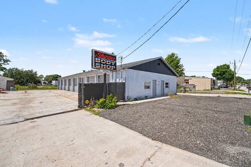 7731 Industrial Rd, Melbourne, FL à louer - Photo de l’immeuble – Image 3 sur 29