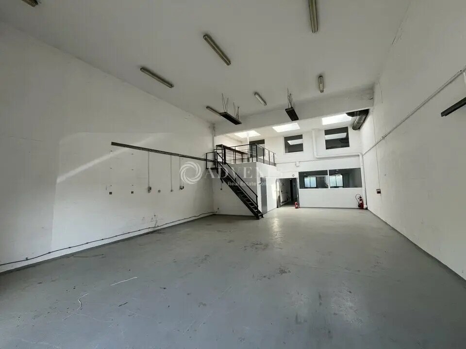 Local d’activités dans Voisins-le-Bretonneux à louer Photo intérieure– Image 1 sur 7