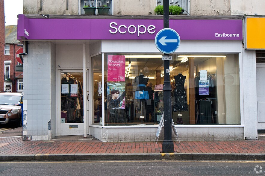 11-11A Seaside Rd, Eastbourne à louer - Photo de l’immeuble – Image 2 sur 3