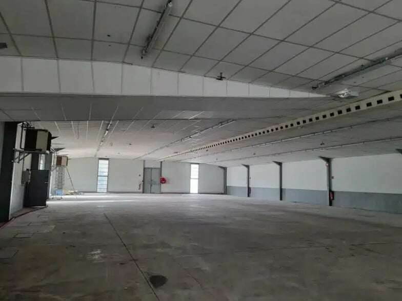 Local d’activités dans Troyes à louer - Photo intérieure – Image 3 sur 3