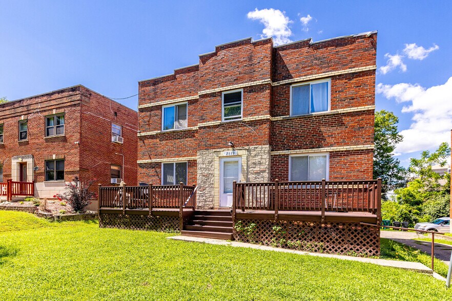 7119 Eastlawn Dr, Cincinnati, OH à vendre - Photo principale – Image 1 sur 26